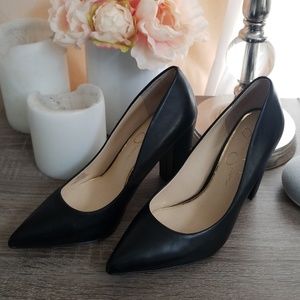 Jessica Simpson Black Pumps